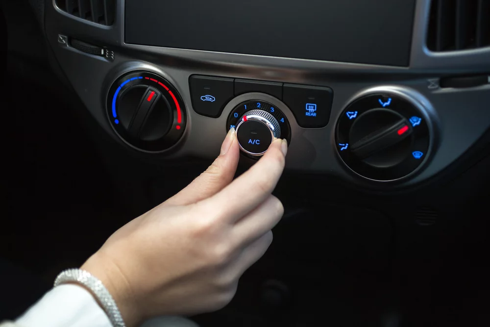 Auto-Klimaanlage: Warum Sie sie unbedingt auch im Winter benutzen sollten